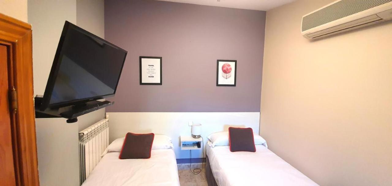 Hospedaje Bar El Gato Del Acueducto Segovia Ngoại thất bức ảnh