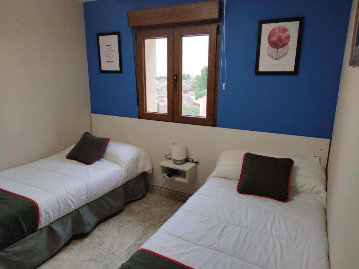 Hospedaje Bar El Gato Del Acueducto Segovia Ngoại thất bức ảnh